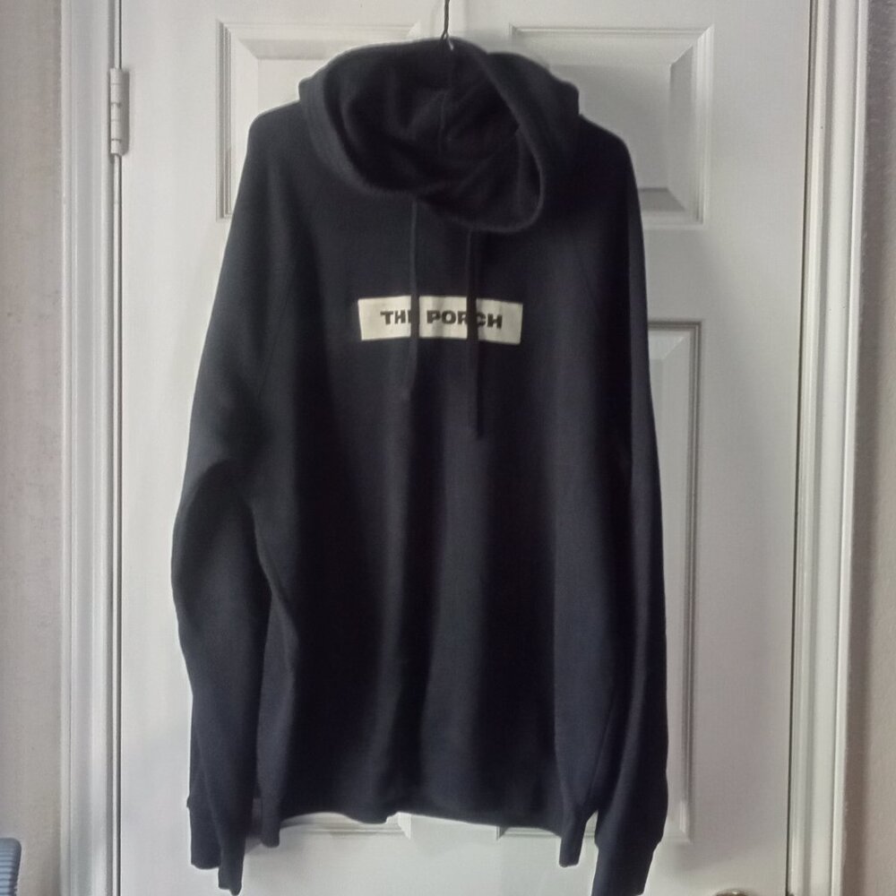 THE PORCH BLACK PULLOVER HOODIE